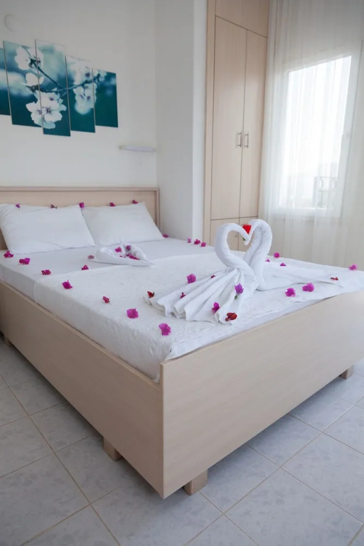 1 Bedroom Standard Triple room with balcony and with mountain view