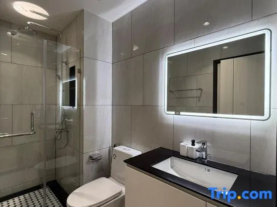 Stylish 2BR Apartment near Bang Tao Beach