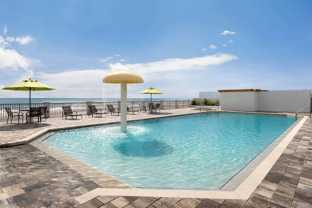 La Quinta Inn & Suites by Wyndham Oceanfront Daytona Beach - Général