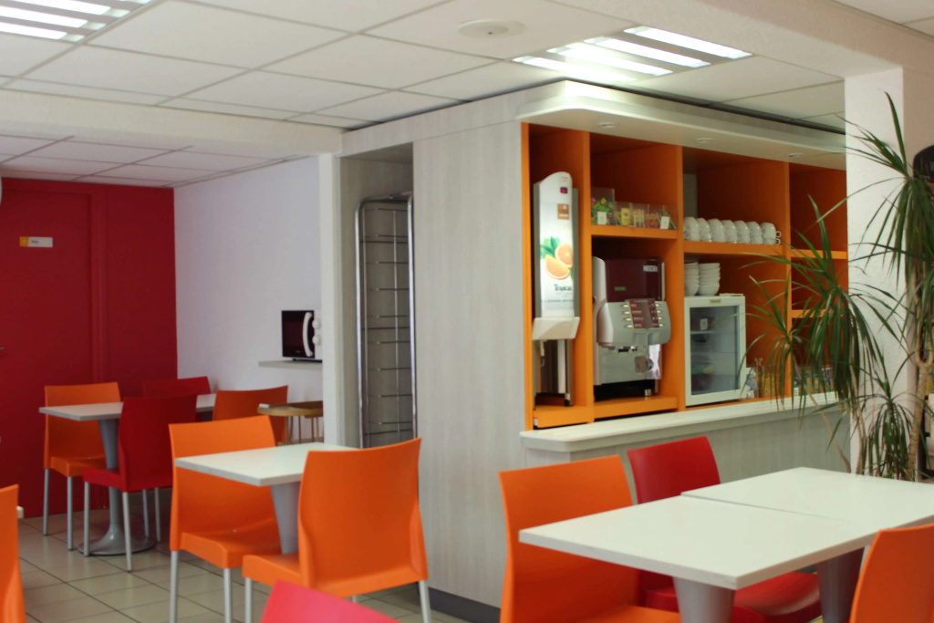 Food & Beverage