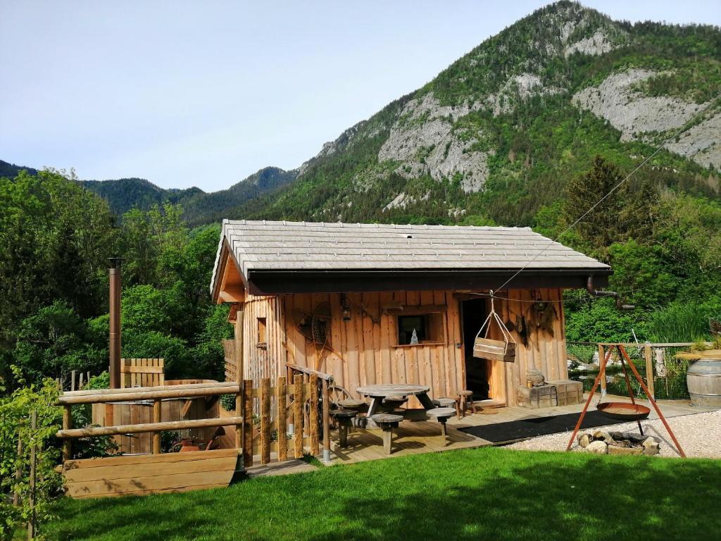 Gîte La Patte Nordic: love room avec SPA, jacuzzi privatif, week-end amoureux proche Genève en Haute-Savoie image