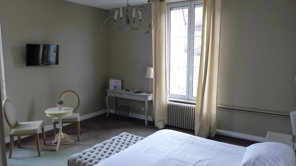 LE H - Hôtel & Restaurant - Chambres