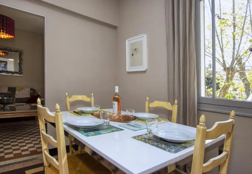 1 Bedroom Apartment with garden view