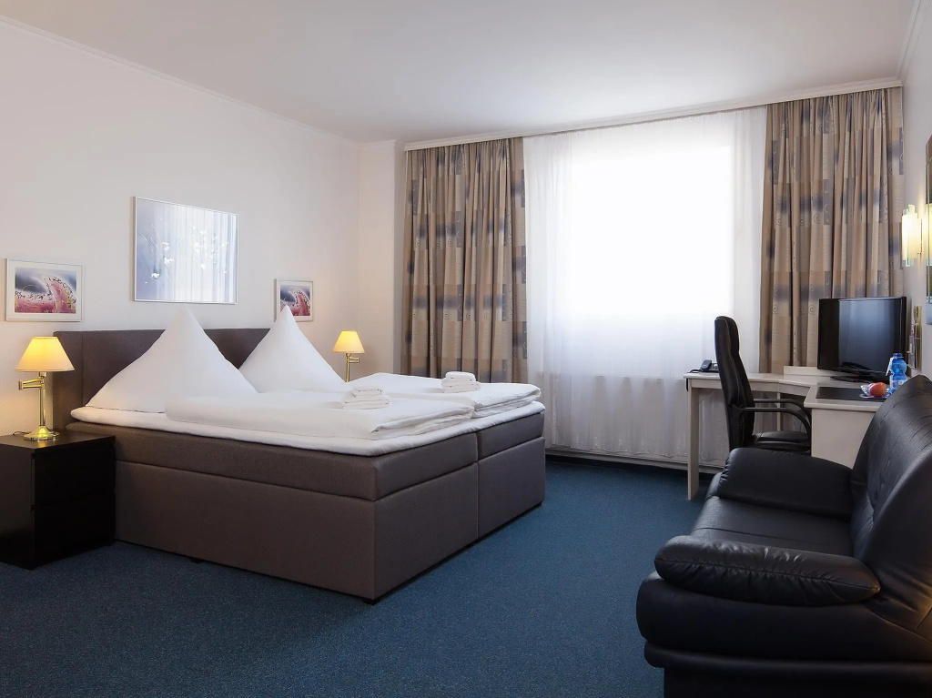 Standard Double room (full double bed)