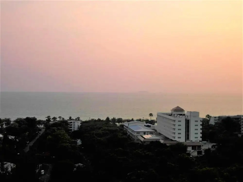 15th Floor Sea View Apartment - Sleeps 2