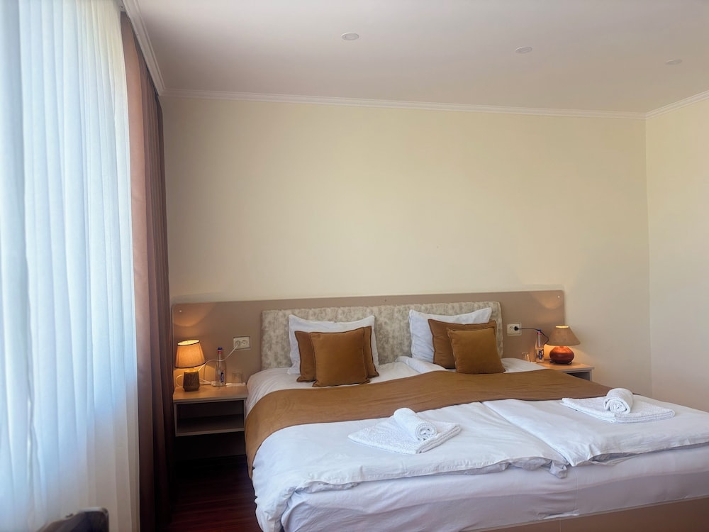 Economy Triple room