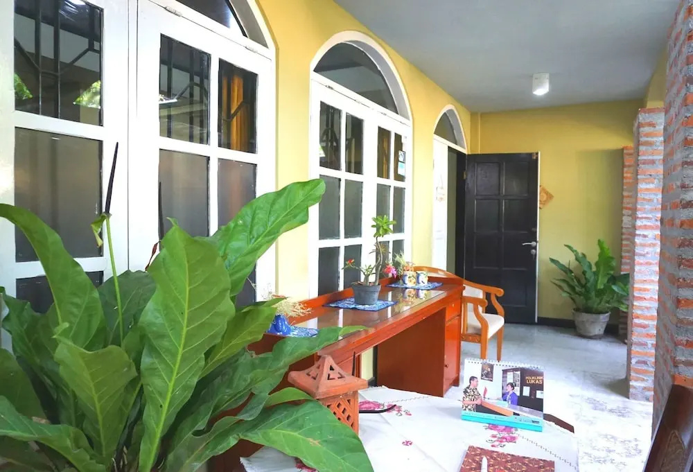 Kanti Kinasih Homestay by The Grand Java