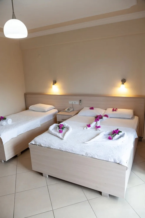 1 Bedroom Standard Triple room with mountain view