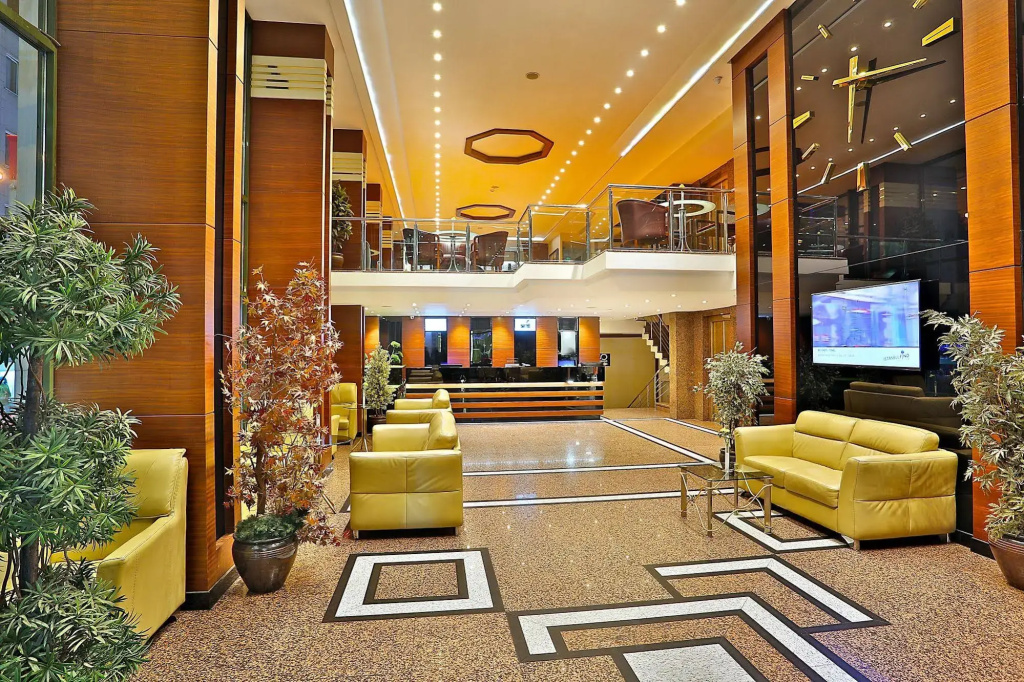 Grand Madrid Hotel — фото