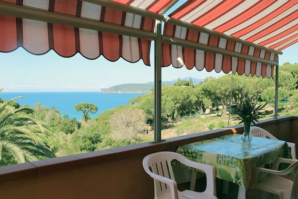 2 Bedrooms Family Apartment with balcony and with sea view