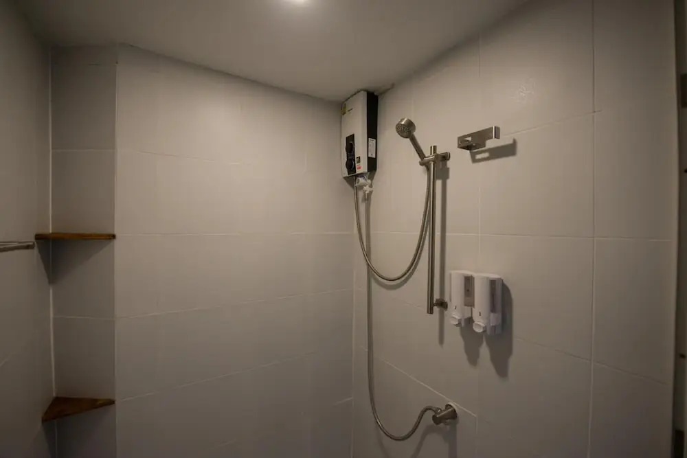 Двухместный номер Economy 2 отдельные кровати в 4Share Hostel - Adults Only