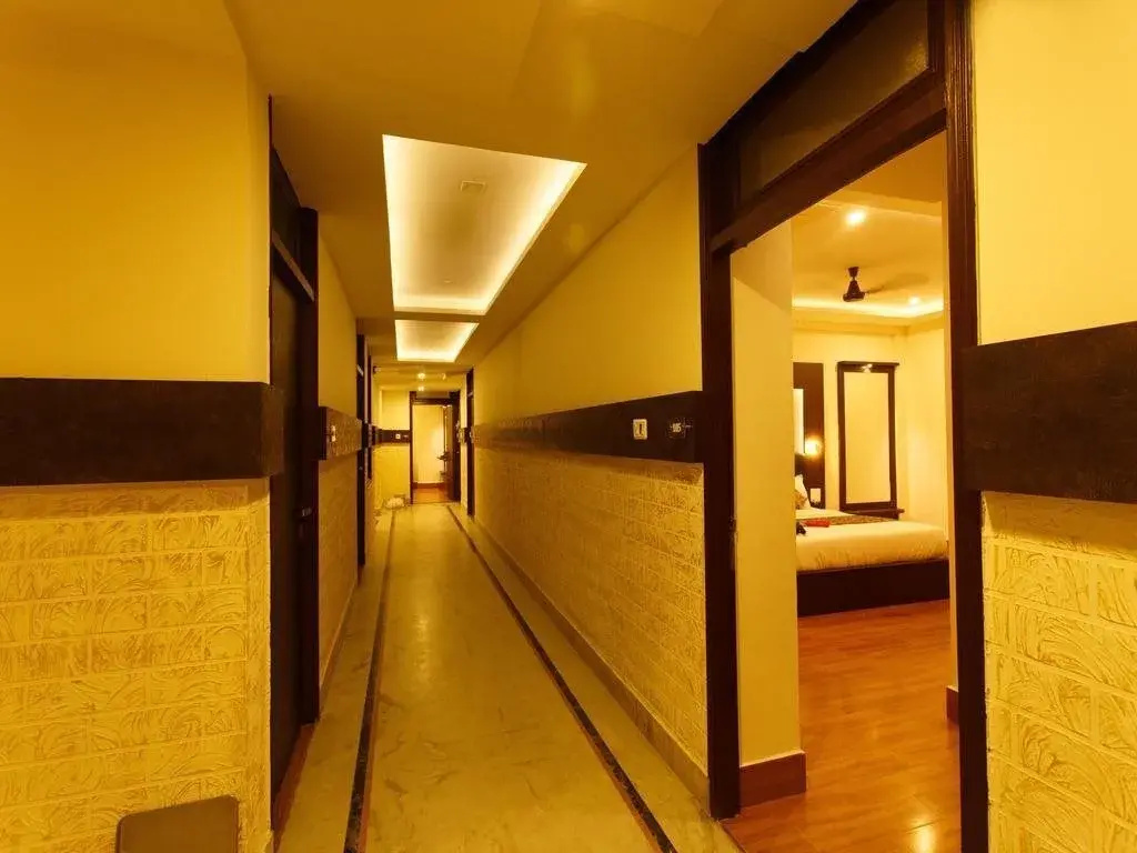 OYO Premium Kotri Circle - фото 10