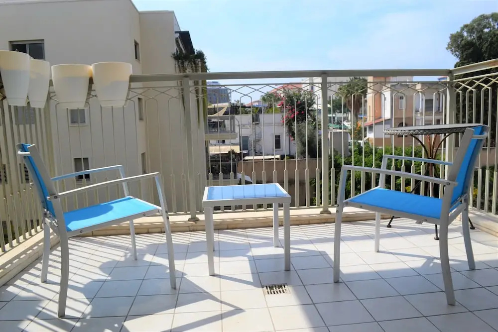 2BDR Amazing Location with Parking