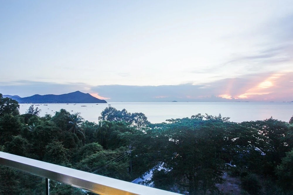 Beach & Waterfront