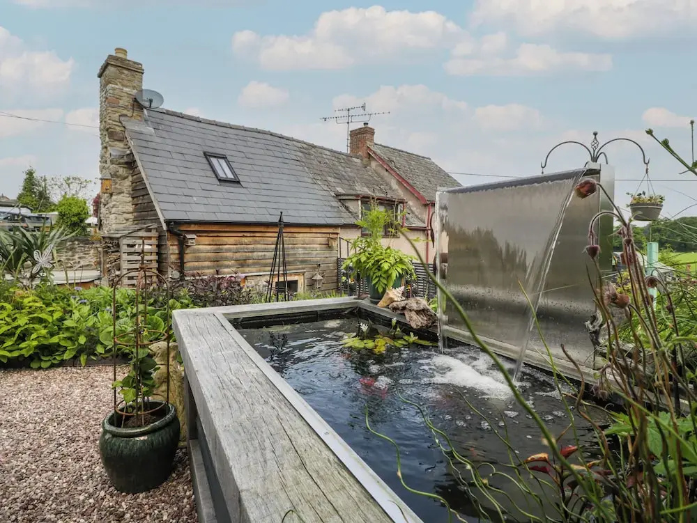 Hoarders Cottage