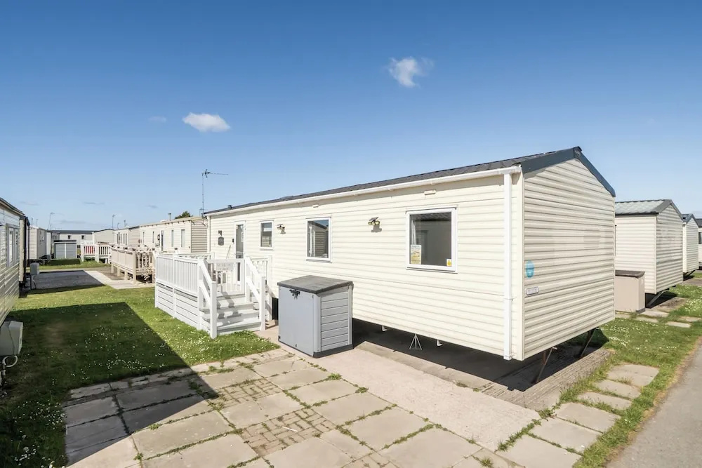 Sleeps 8 - Communal Spa Access - Parking
