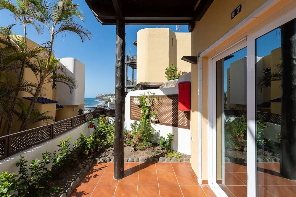 Cute apartment next to beach. P27 Swimming pool