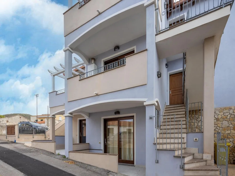 Air-conditioned Apartment With Private Parking