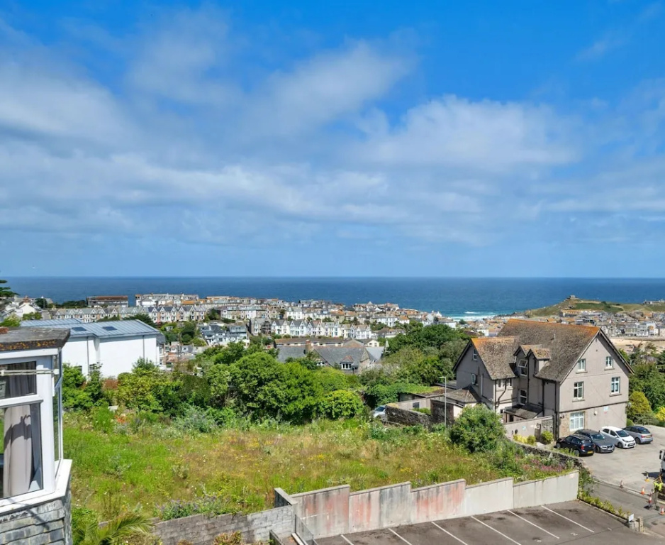 Cozy St Ives Apartment Retreat, No Deposit