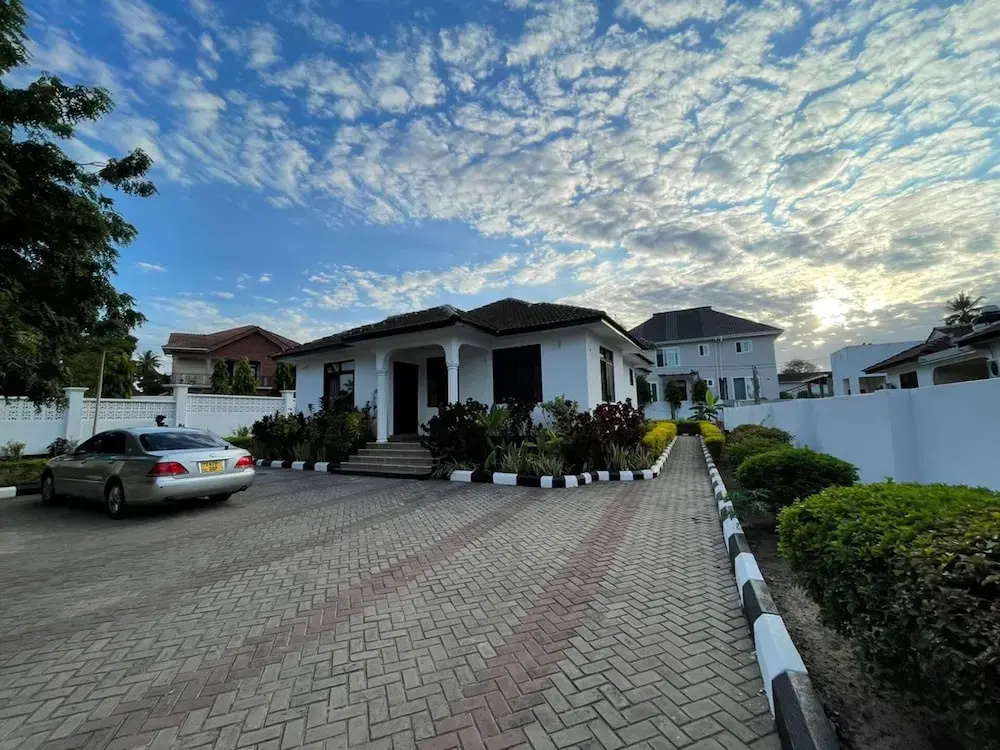 Immaculate 3-bed Apartment in Dar es Salaam