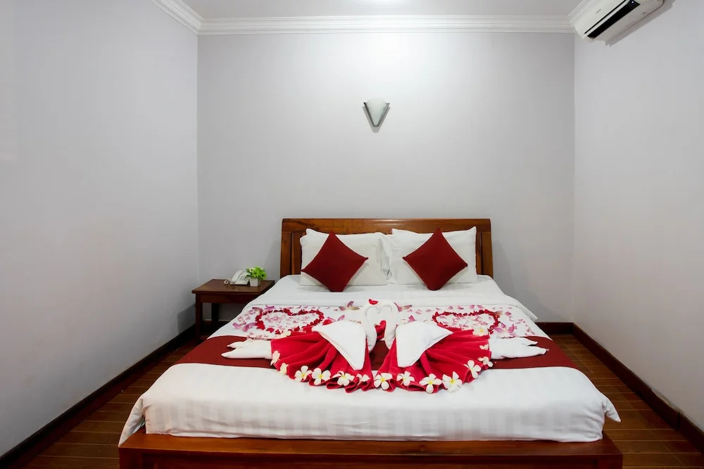 Standard Double room (full double bed)