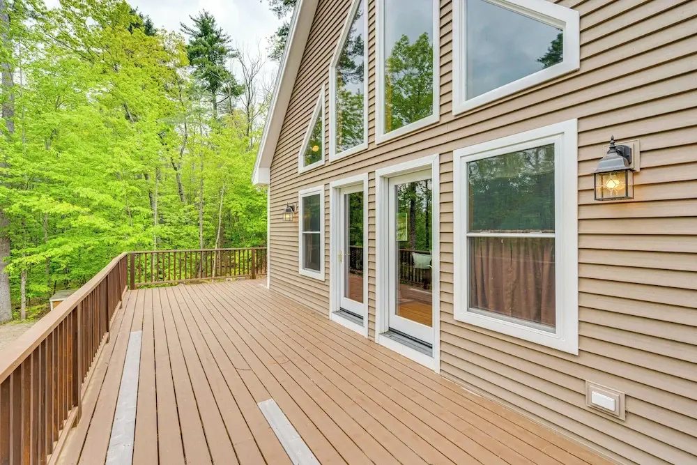Ski, Hike & Fish: Chalet w/ Hot Tub in Conway