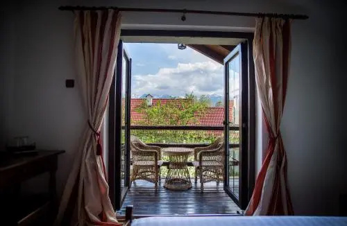 Balcony & Terrace