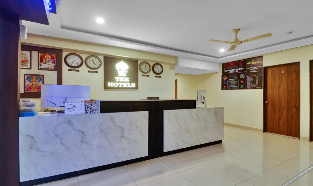 Lobby & Reception
