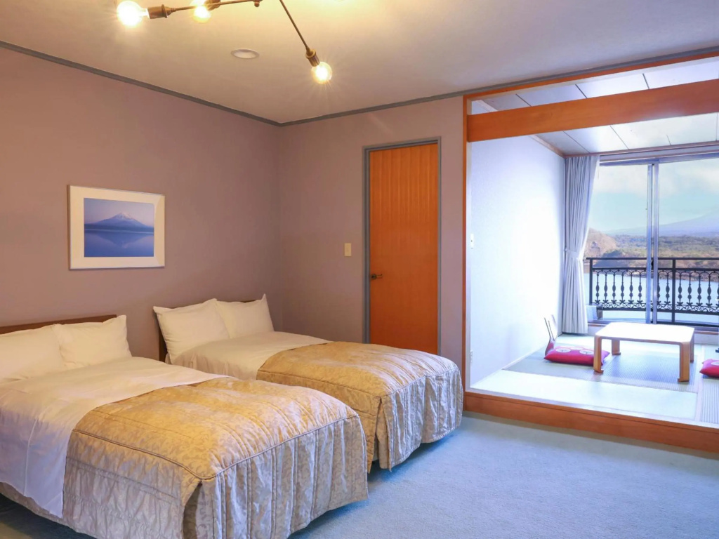 Shoji Mount Hotel in Fujikawaguchiko