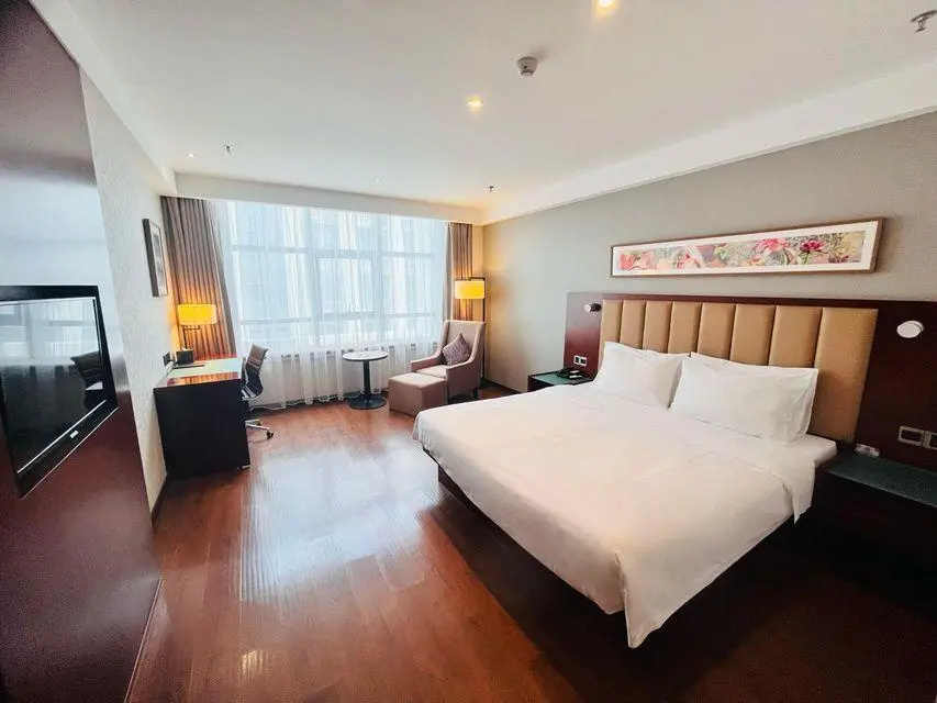 Heyi Hotel– Karamay Bairui Square Petroleum Mansion Branch — 5