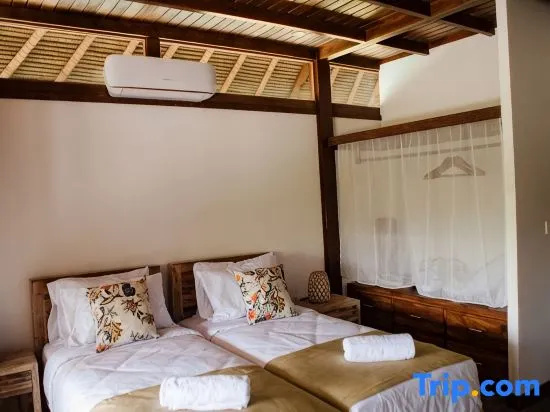 Thatched wooden villa with amazing views near Ubud