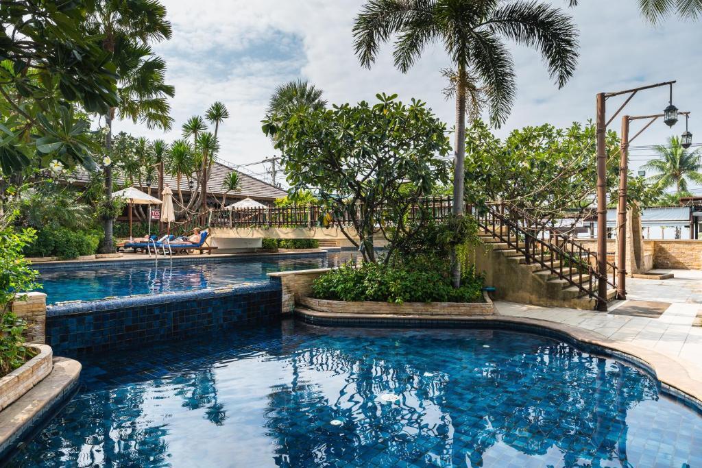 Jomtien Palm Beach Hotel And Resort