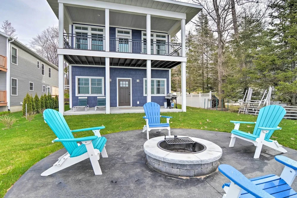 Lakefront Home w/ Dock! 18 M to Caberfae Peaks