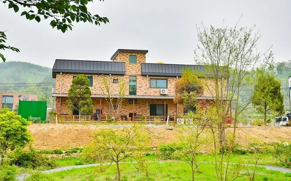 Yongin Unhak Pension