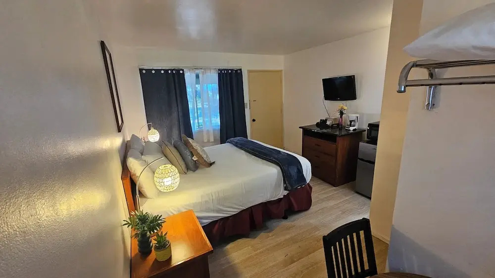Economy room