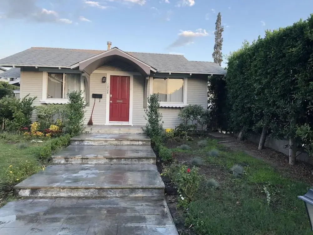 Cute Housing Glendale California