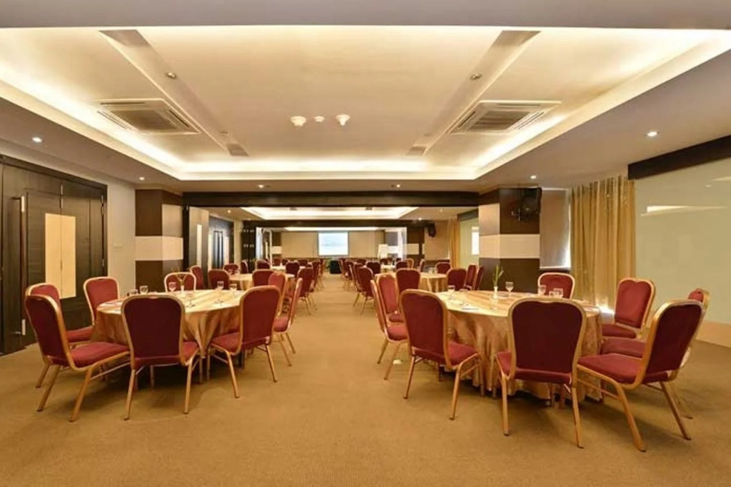 Golden Flower Hotel Bandung - фото 19