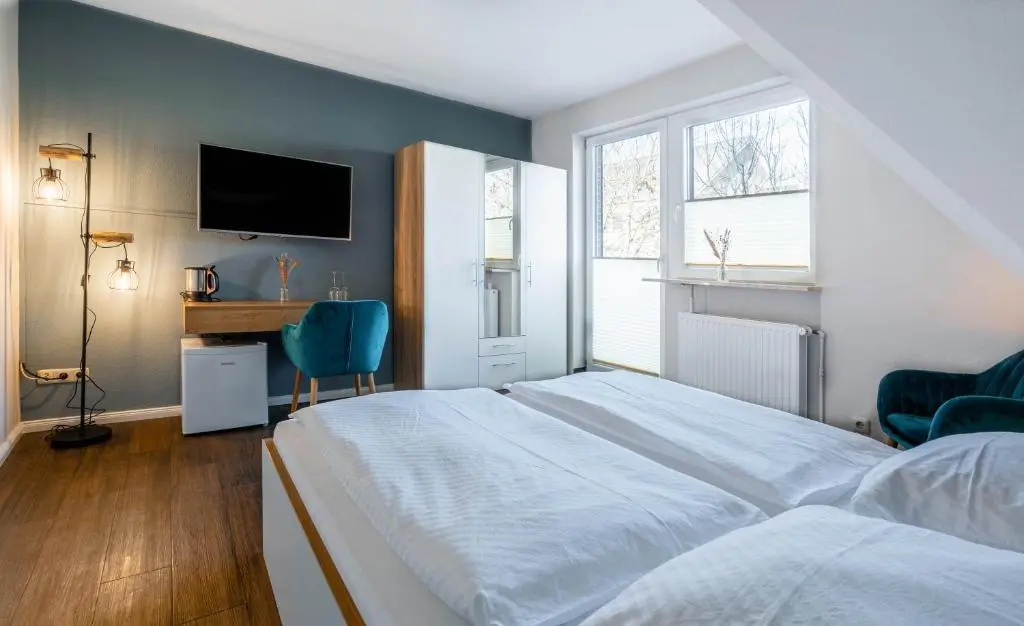Standard Double room with balcony (full double bed)