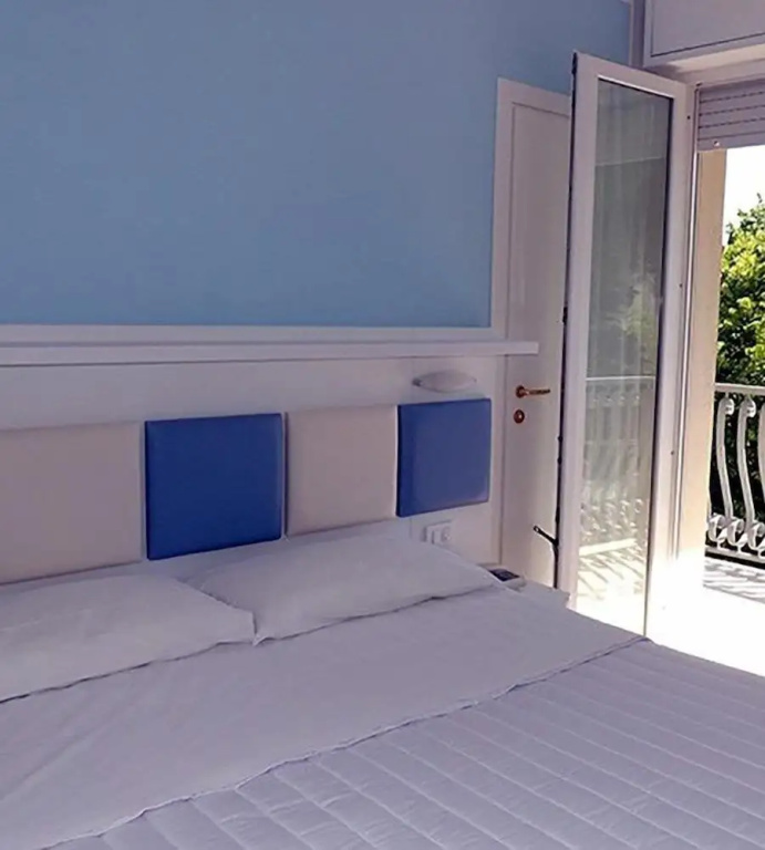 Classic Double room (full double bed)