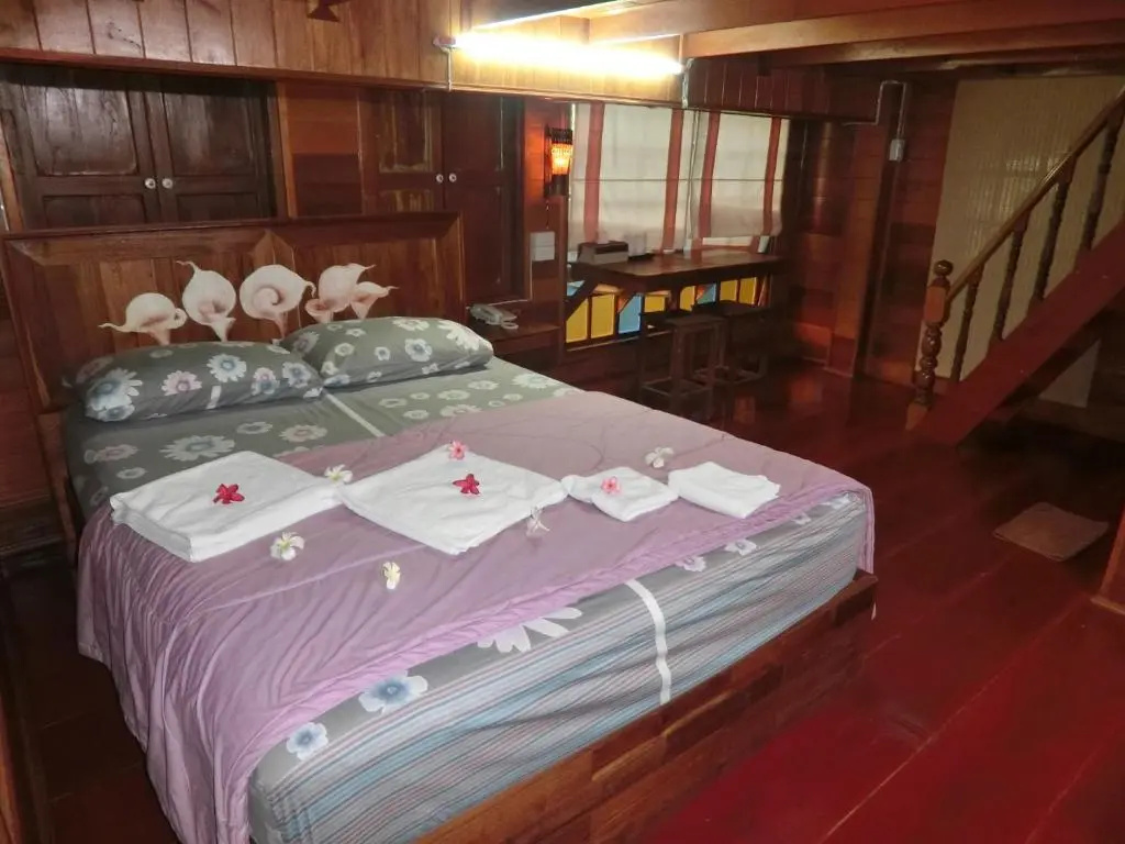 Deluxe Quadruple Bungalow with balcony twin beds