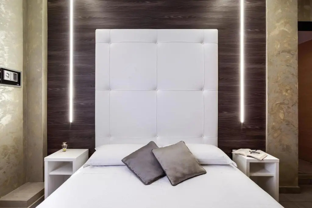 Double room (full double bed)