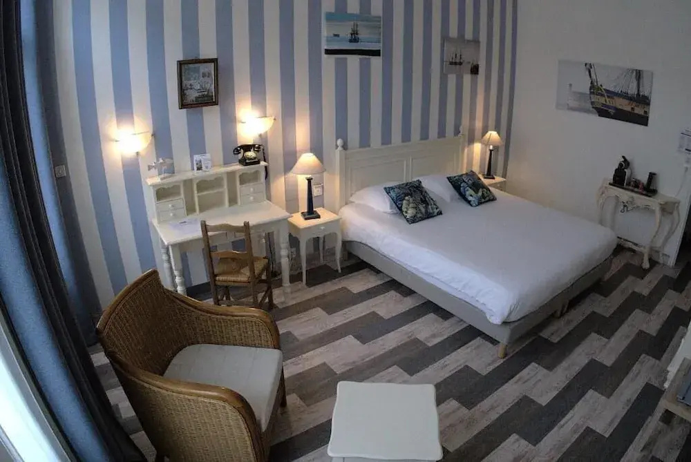 Standard Double room with balcony (full double bed)