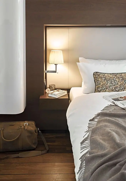 Deluxe Double room (full double bed)
