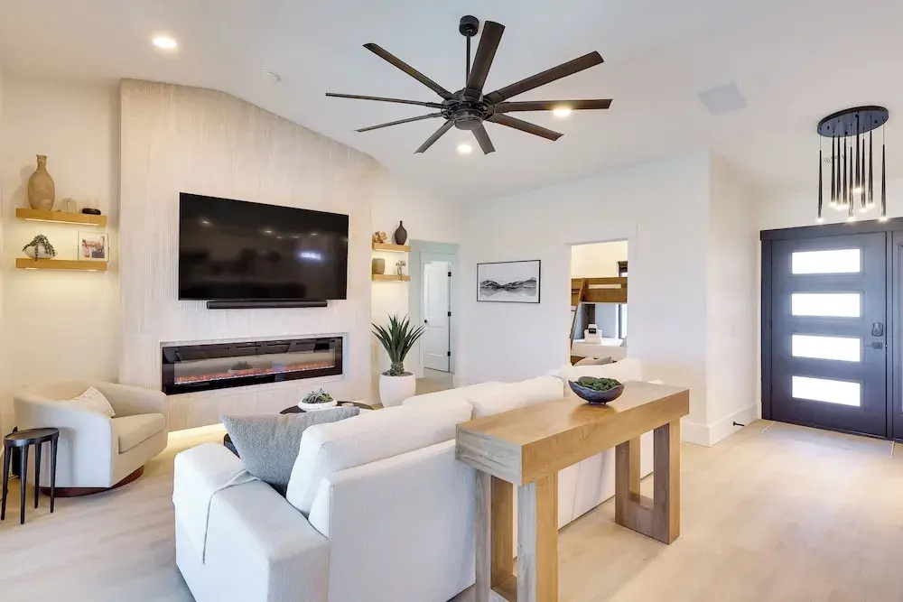 4 Mi to Dtwn: Luxe Gem w/ Pool in Lake Havasu City