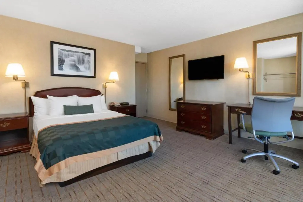 Ramada by Wyndham Reno Hotel and Casino - Chambres