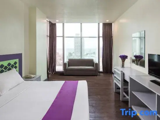 Superior Double room with partial sea view (full double bed)