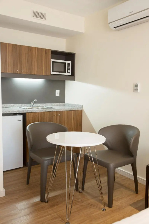 Regency Way Montevideo Hotel - Chambres