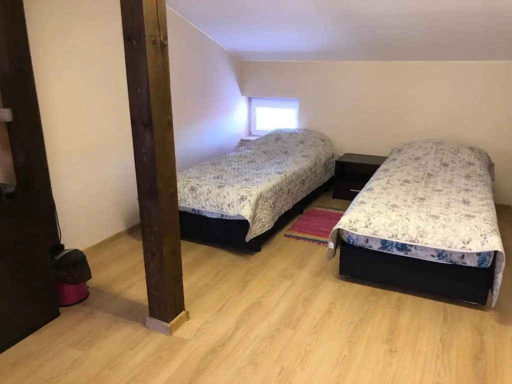 Economy room