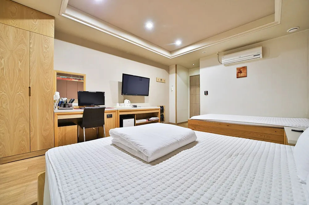 Standard Double room (twin beds)