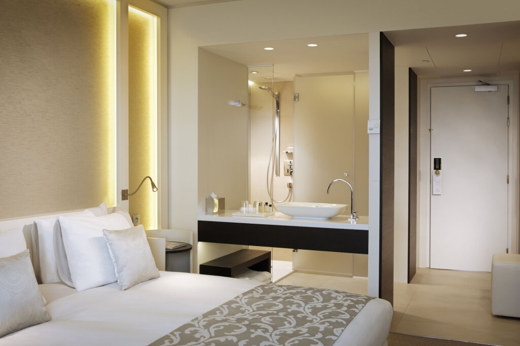 The Hotel picture